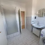 Neumuehler Hof- 