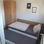 Neumuehler Hof- 