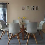 Neumuehler Hof- 
