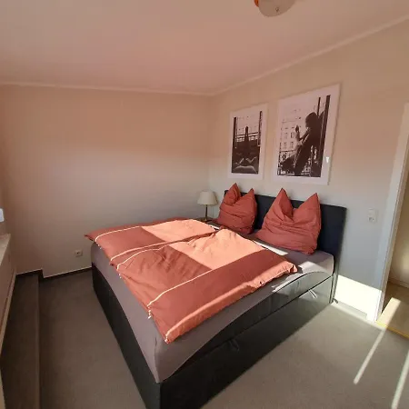 Neumuhler Hof: Spacious Family With Multiple Bathrooms And Free Parking *