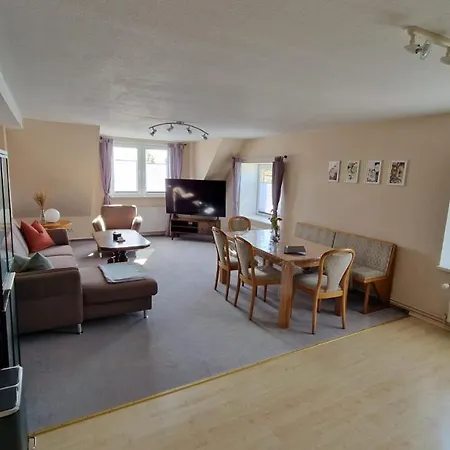 Apartment Neumuhler Hof: Spacious Family With Multiple Bathrooms And Free Parking Schwerin (Mecklenburg-Vorpommern)
