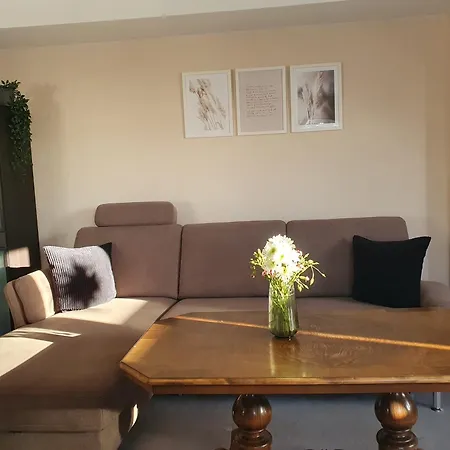 Apartment Neumuhler Hof: Spacious Family With Multiple Bathrooms And Free Parking Schwerin (Mecklenburg-Vorpommern)