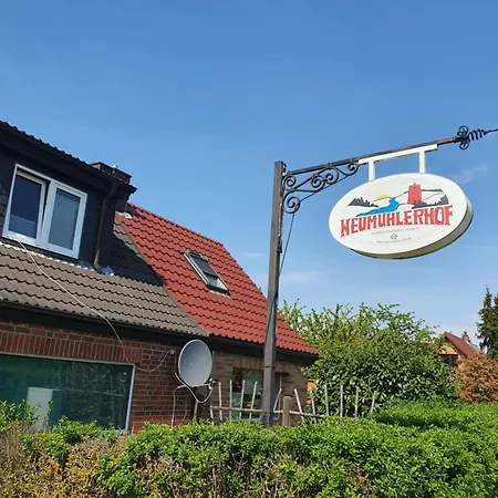 Neumuhler Hof: Spacious Family With Multiple Bathrooms And Free Parking *