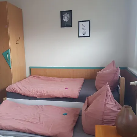 Apartment Neumuhler Hof: Spacious Family With Multiple Bathrooms And Free Parking Schwerin (Mecklenburg-Vorpommern)