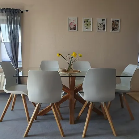 Neumuehler Hof- 