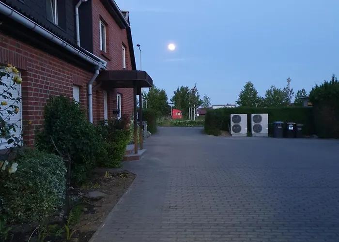 Neumuehler Hof- 