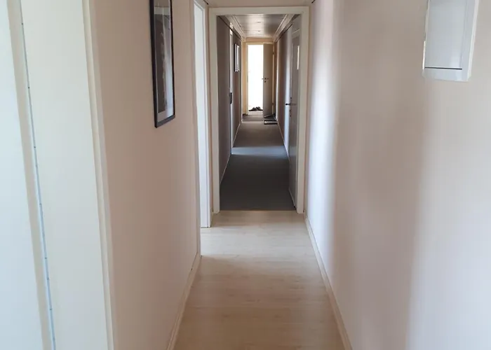 Neumuehler Hof- 
